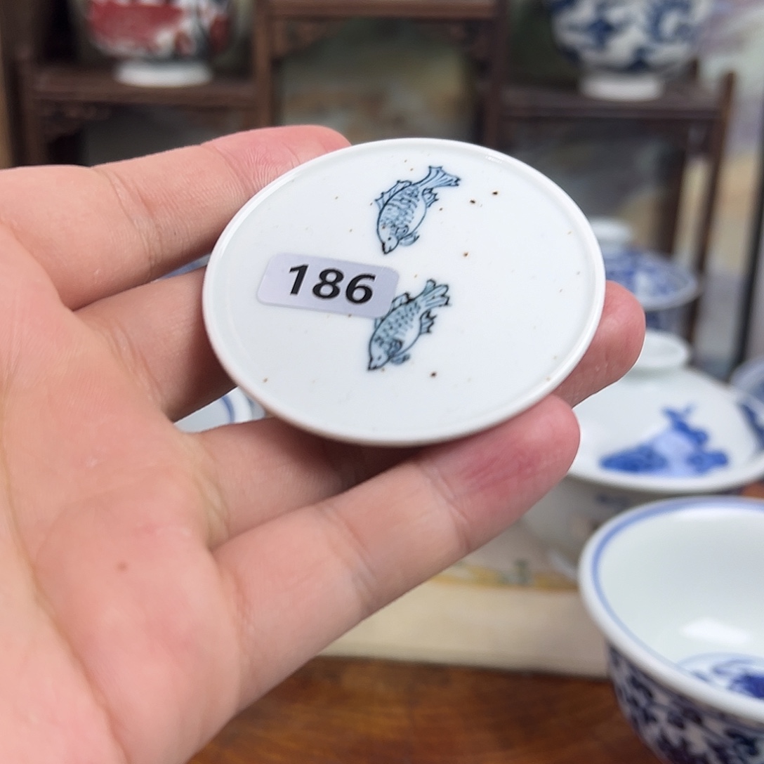 186。         盖置