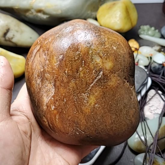 和田玉未镶嵌把件