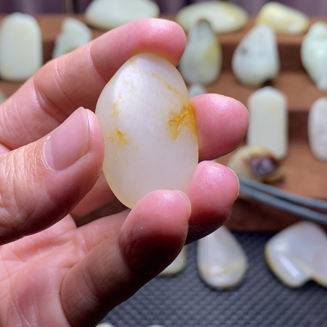 和田玉颈饰未镶嵌