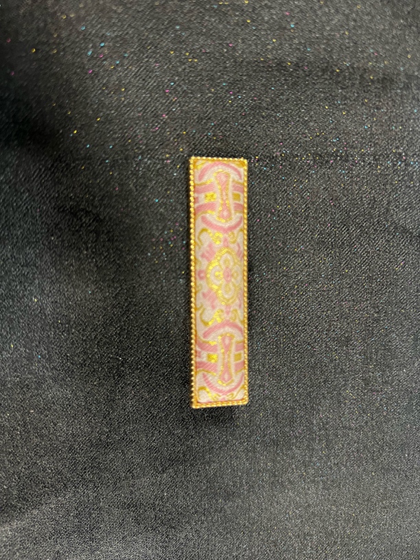 名家宋锦粉钉胜长方形鸭嘴夹一字夹