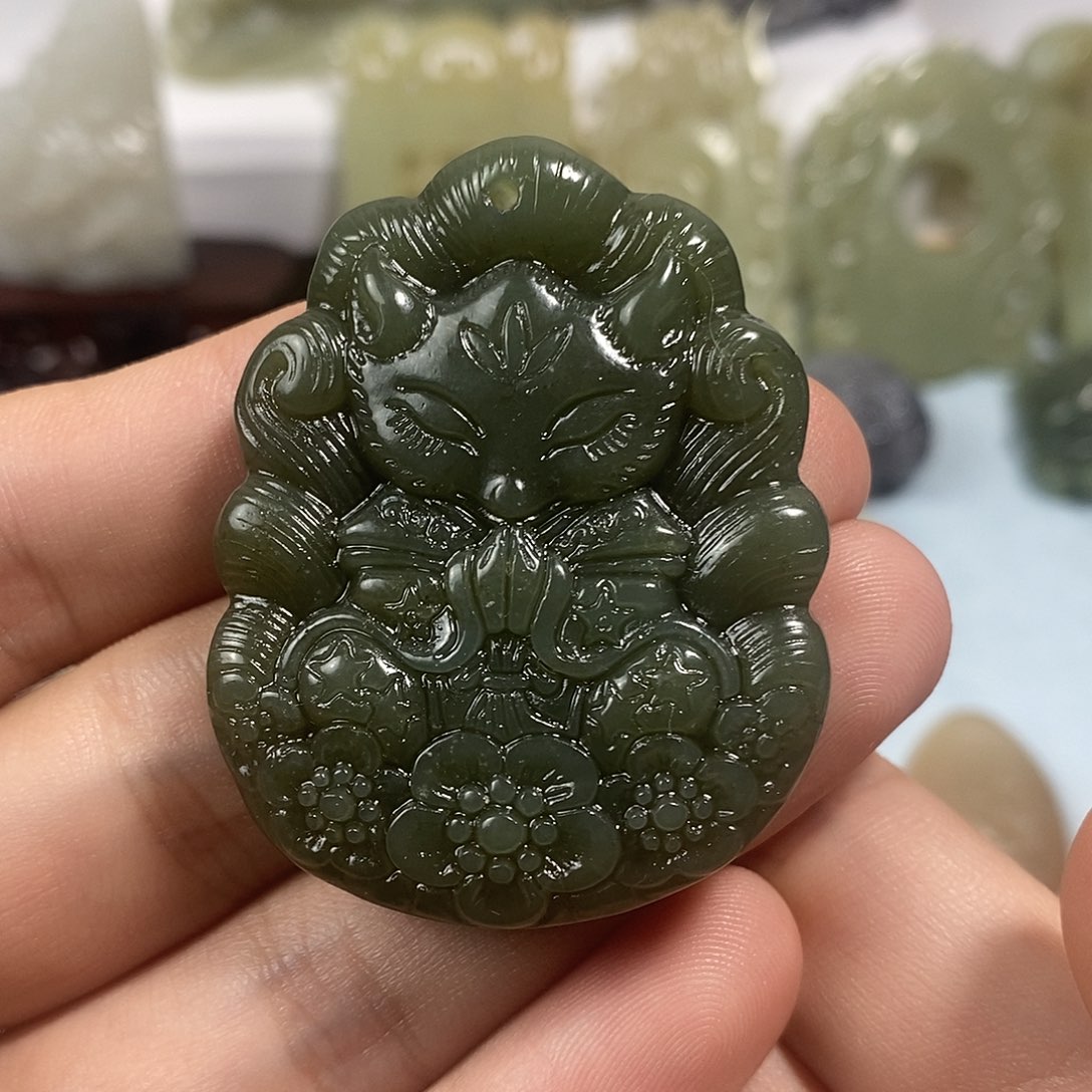 和田玉未镶嵌挂件