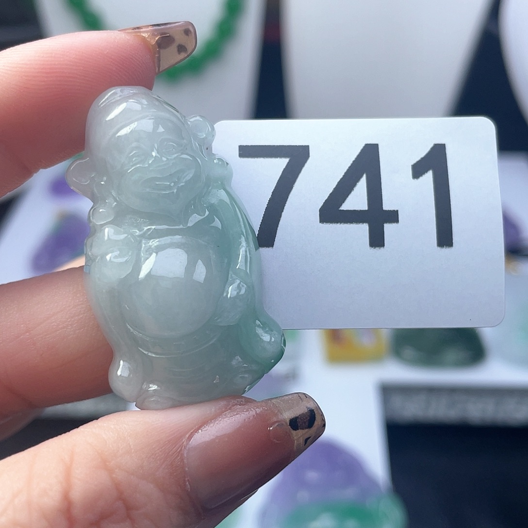 翡翠吊坠(赠链)未镶嵌