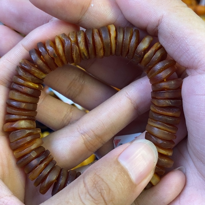 未镶嵌琥珀珠宝奇石