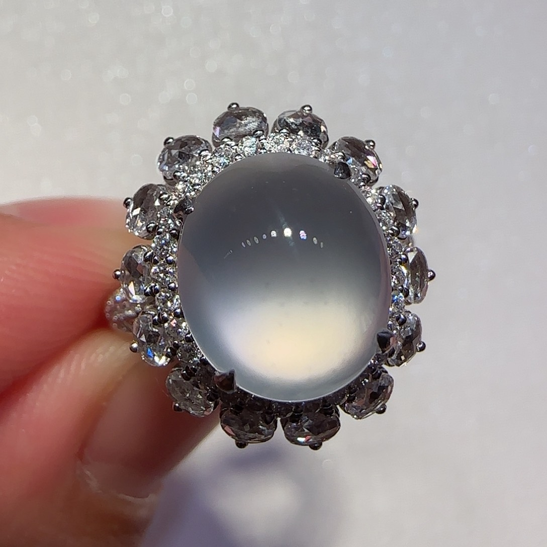 翡翠戒指18K金镶嵌戒指