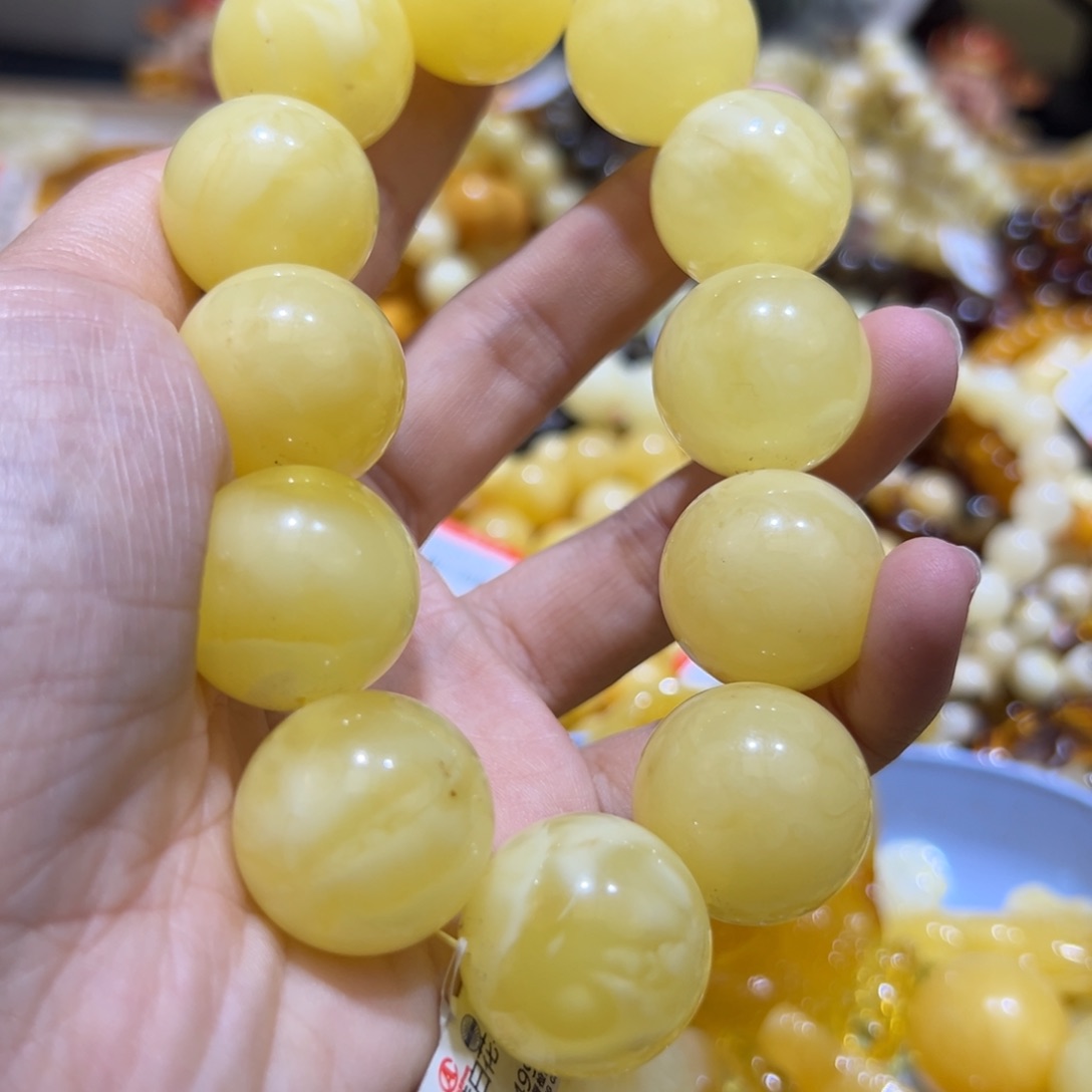 琥珀珠宝奇石未镶嵌