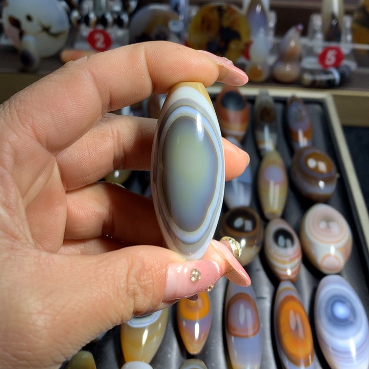 玛瑙/玉髓颈饰未镶嵌吊坠