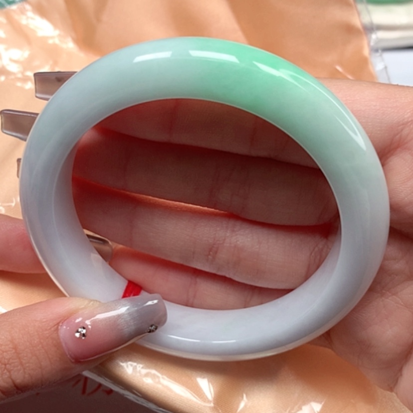 【闪购商品】翡翠手镯未镶嵌59圈