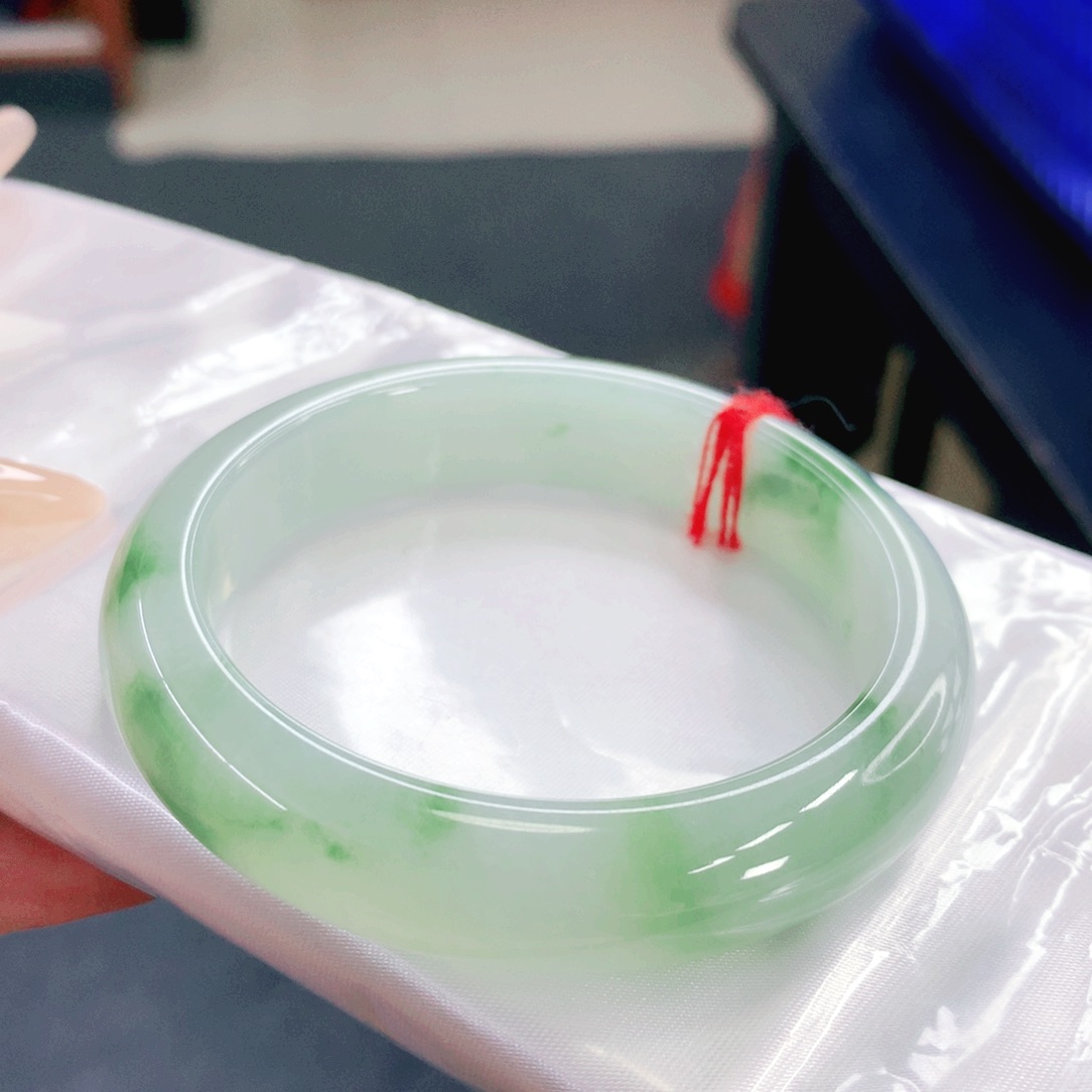 翡翠未镶嵌手镯54