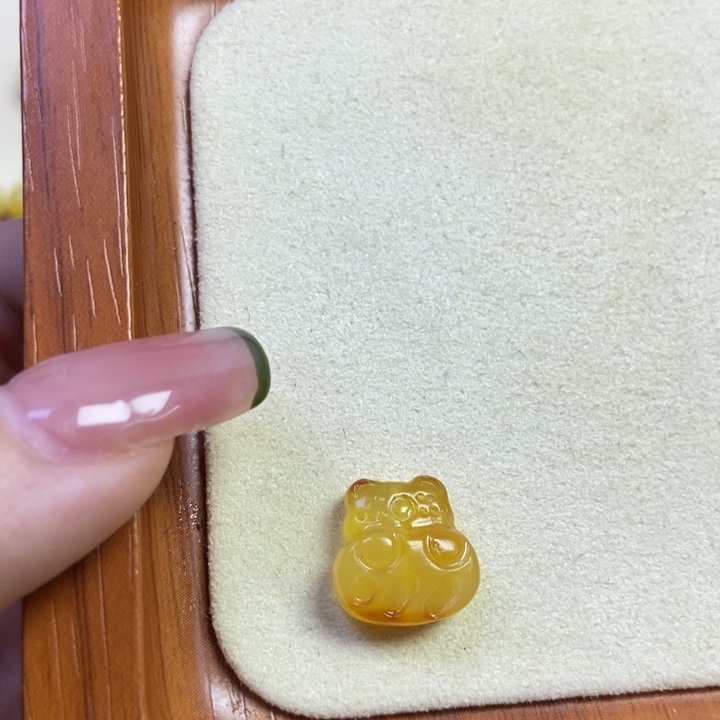 琥珀未镶嵌珠宝奇石小熊饼干