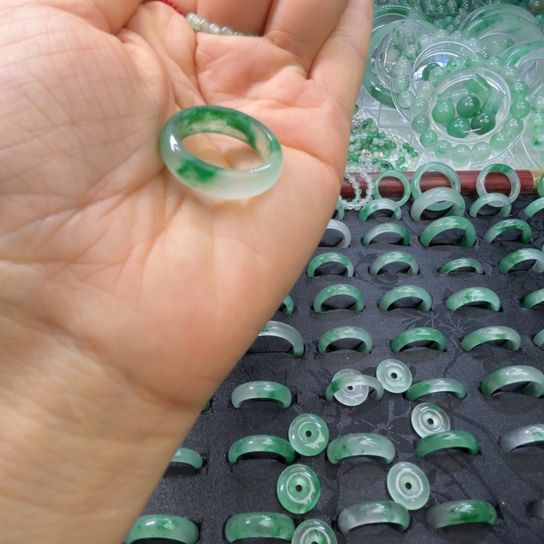 石英质玉（非洲翠）未镶嵌戒指  珠子  手镯冰飘绿花戒指