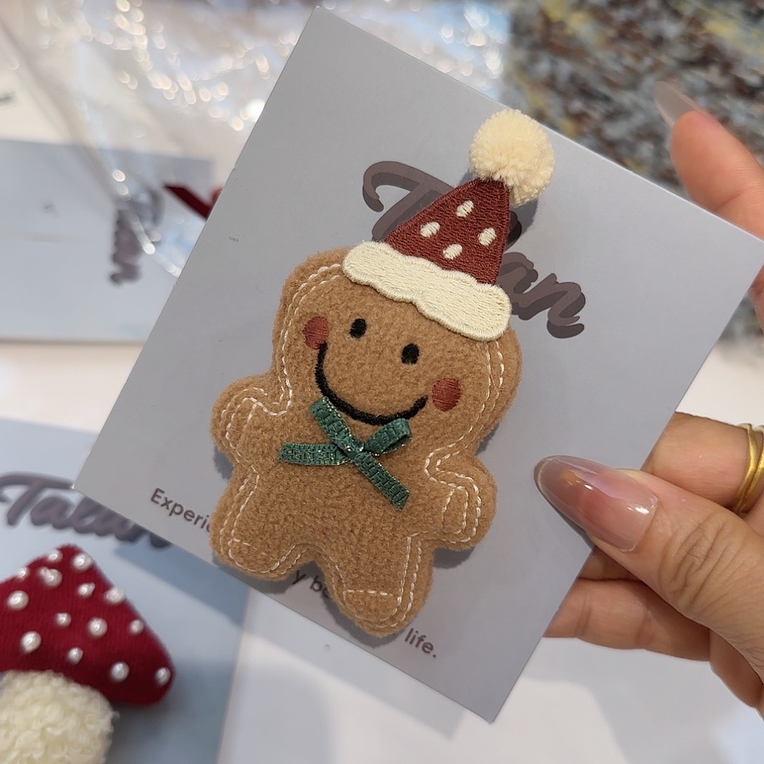 非金属布艺姜饼人胸针