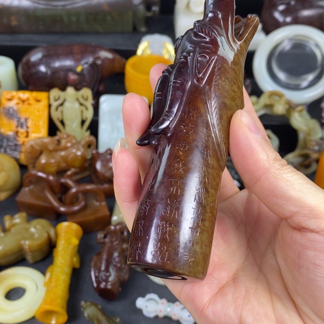 于***锐和田玉未镶嵌颈饰