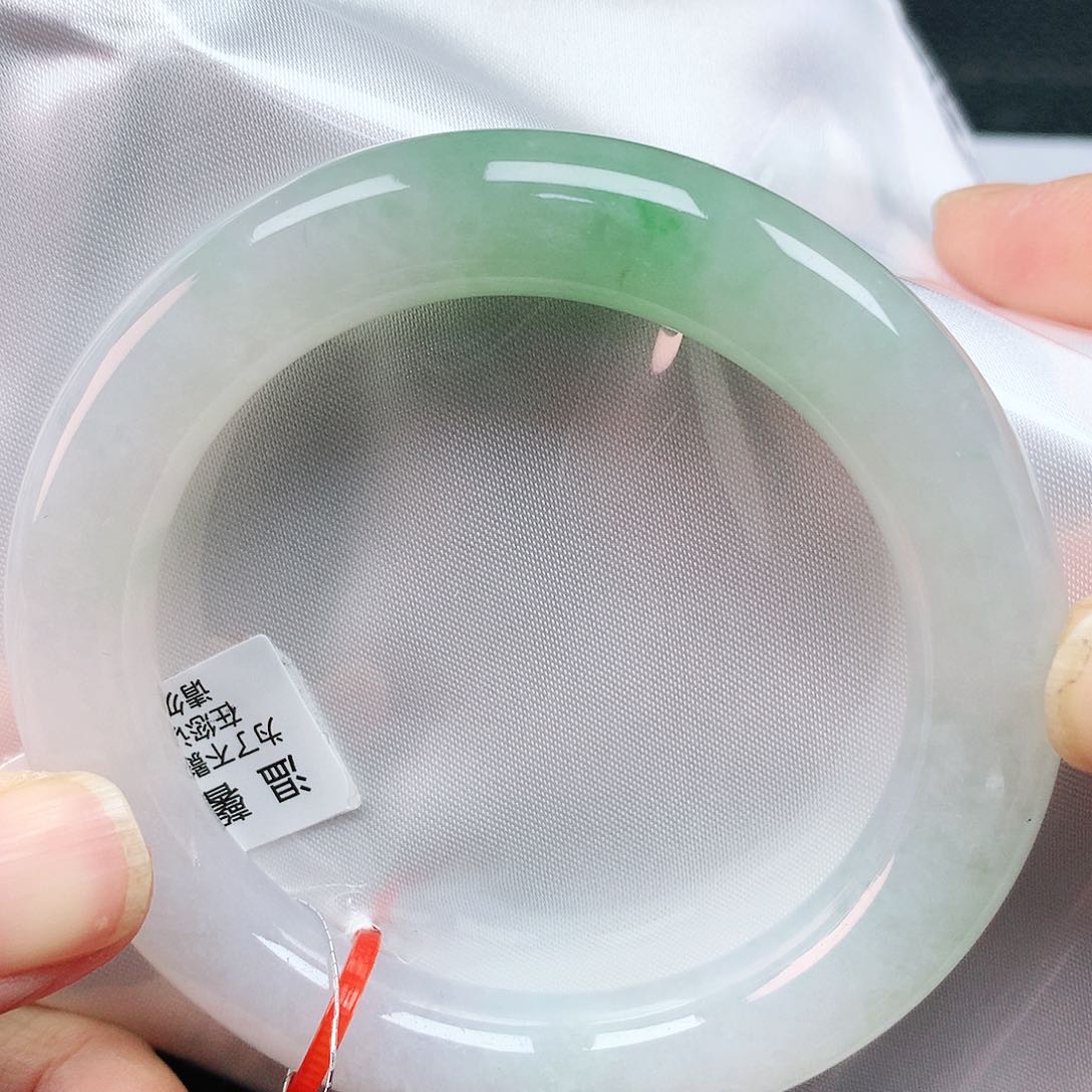 翡翠手镯未镶嵌54胖