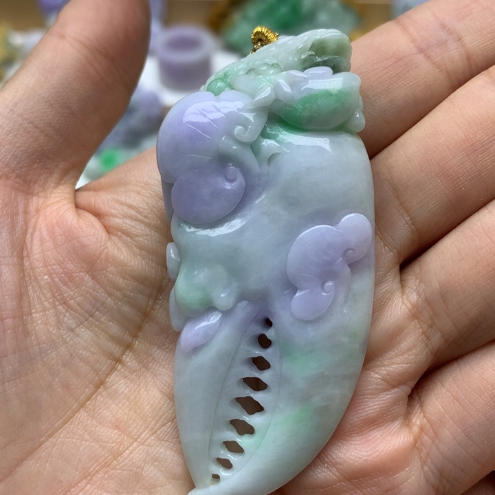 翡翠颈饰未镶嵌翡翠