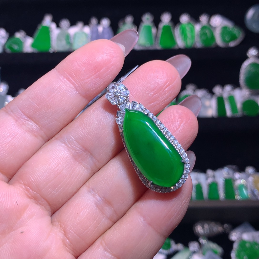 【闪购商品】颈饰银S925镶嵌翡翠L*天然翡翠