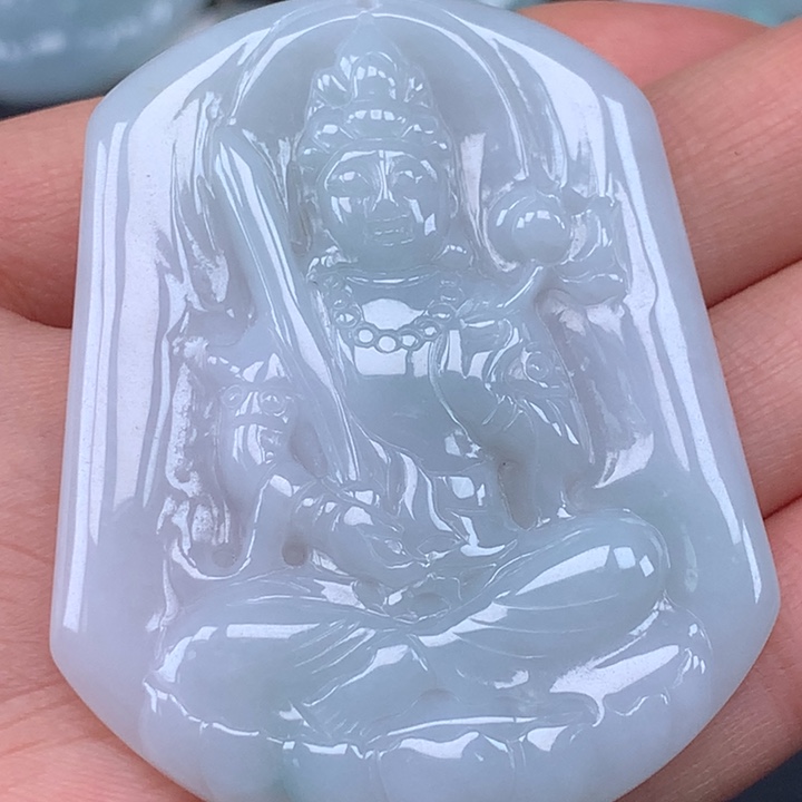 颈饰未镶嵌翡翠虚空藏