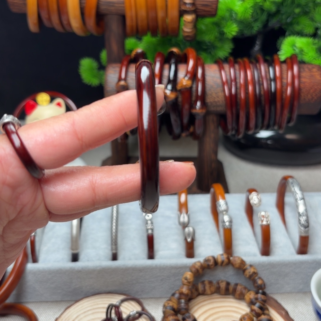 酒****木质非金属黑藤手镯