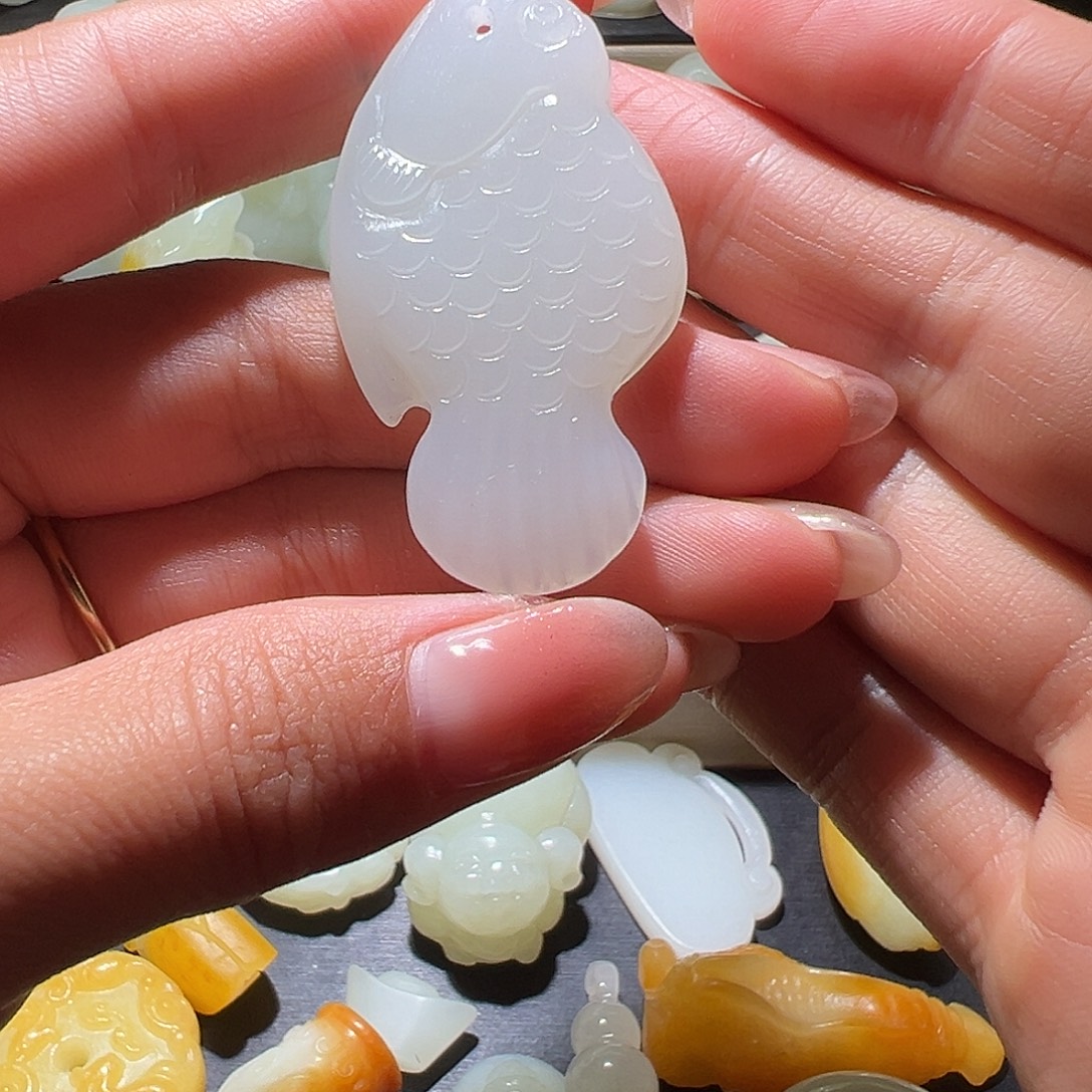 和田玉未镶嵌颈饰