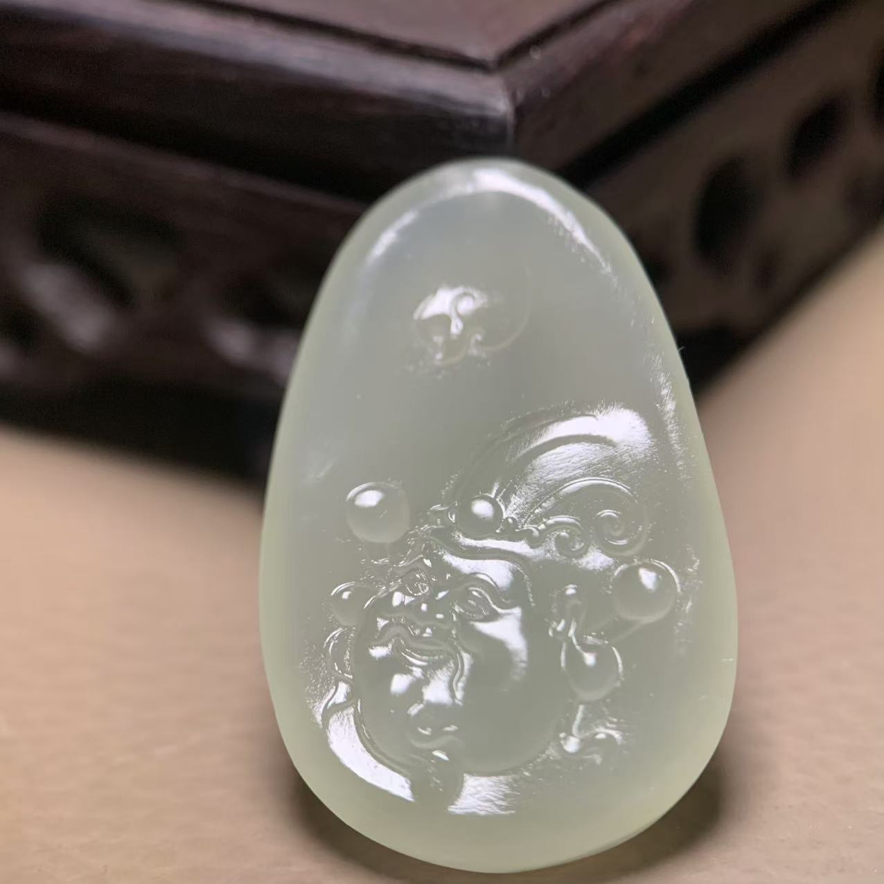 D172海川拍卖和田玉吊坠