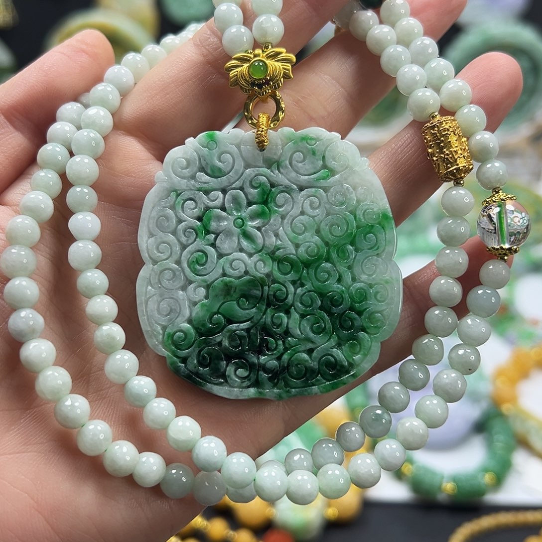 翡翠未镶嵌颈饰吊坠