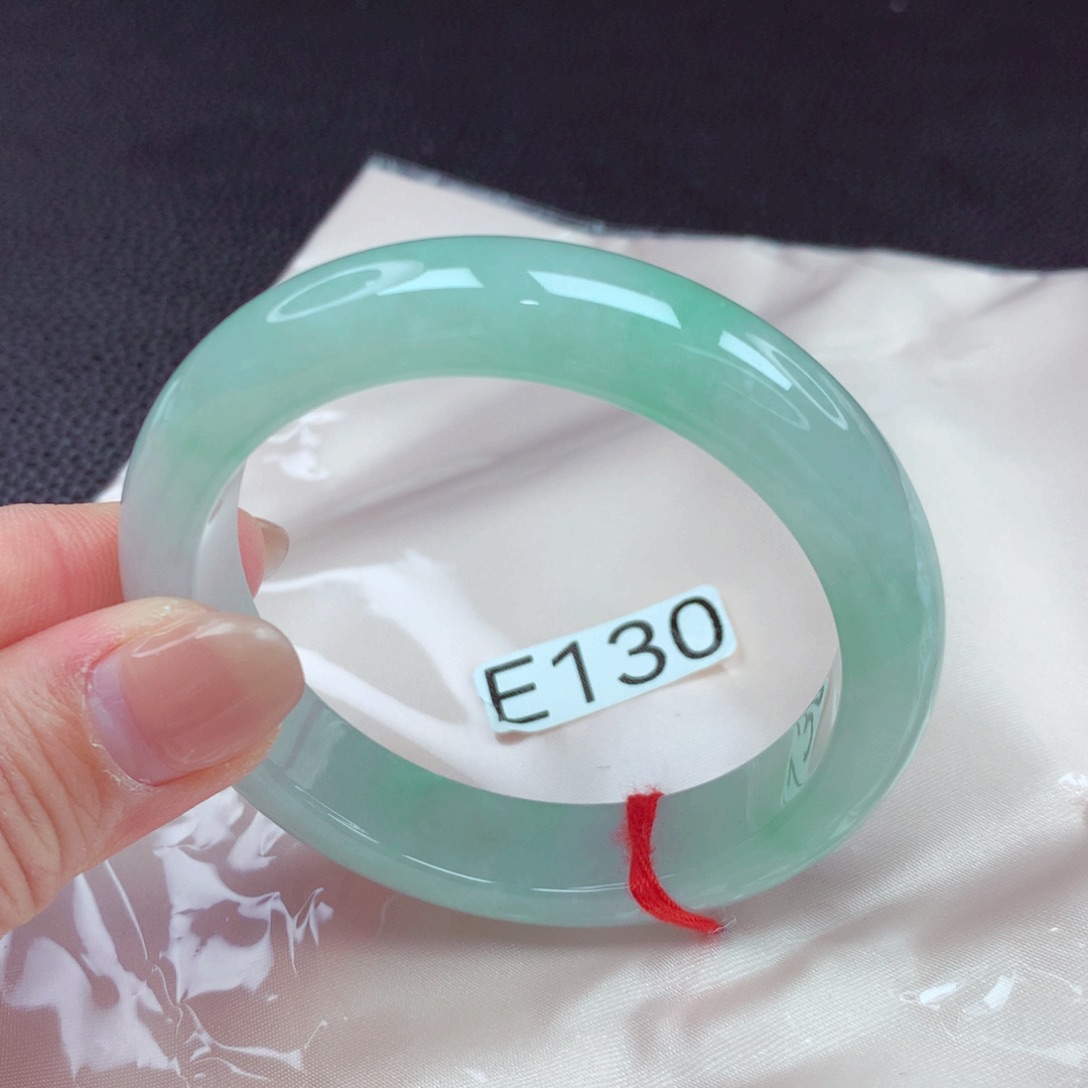 翡翠手镯未镶嵌手镯88