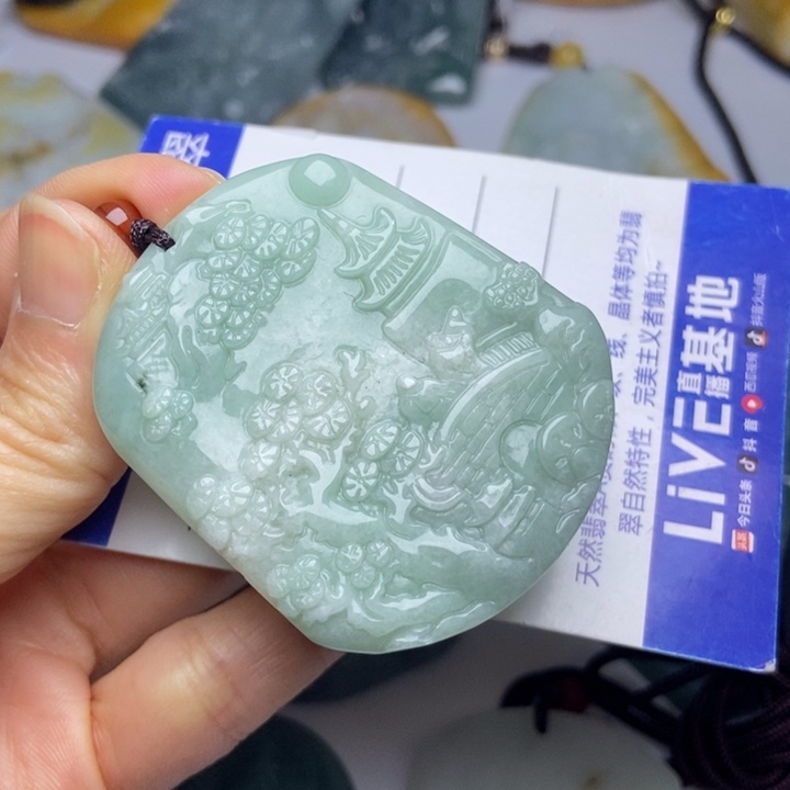 翡翠颈饰未镶嵌翡翠