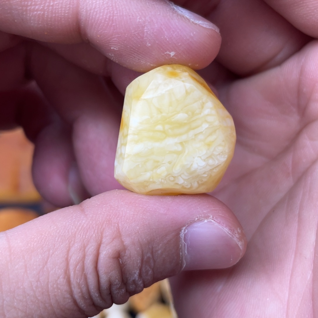 定制蜜蜡未镶嵌原石定制