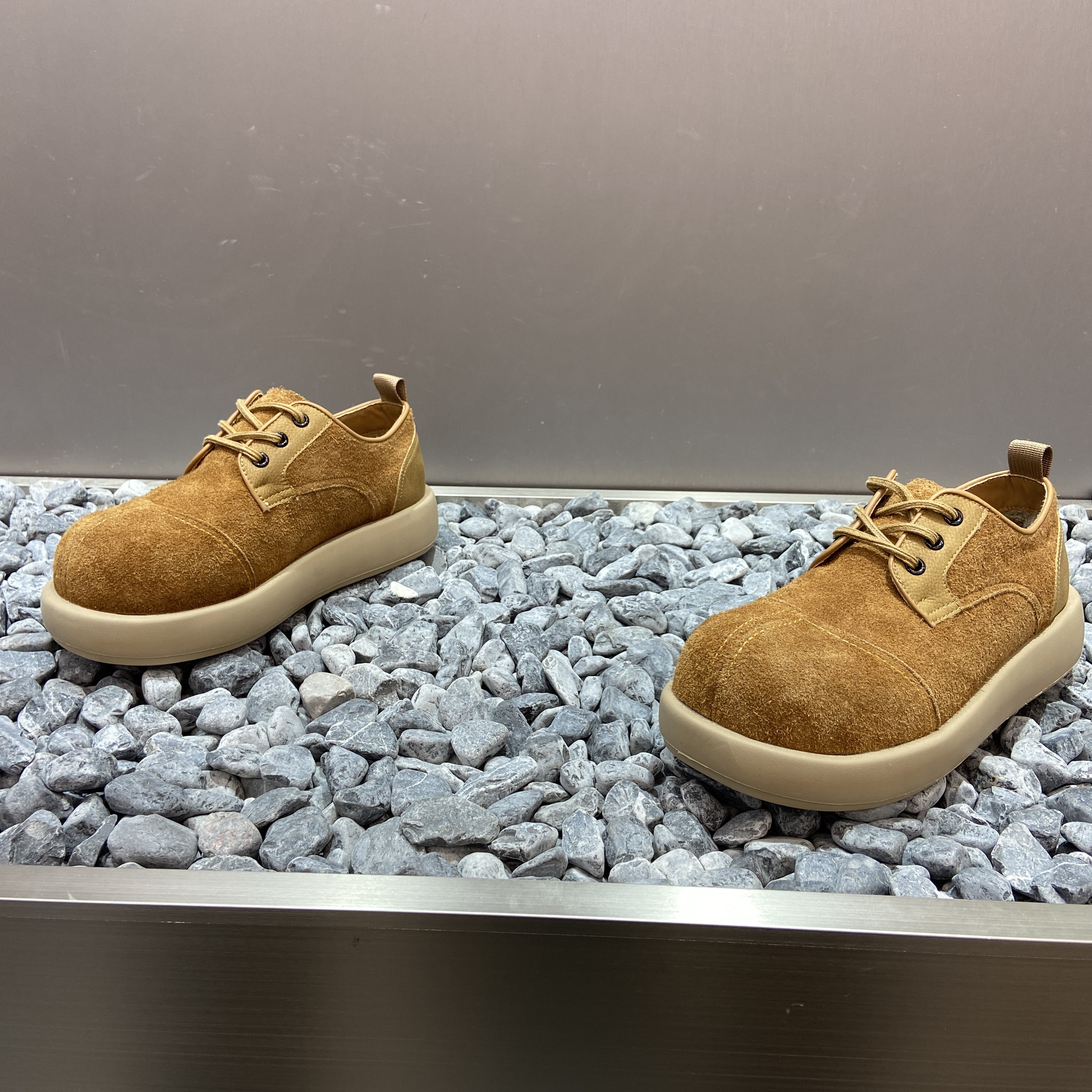 潮牌男鞋冬季新款低帮纯皮舒适休闲软底系带百搭加绒保暖网红鞋男