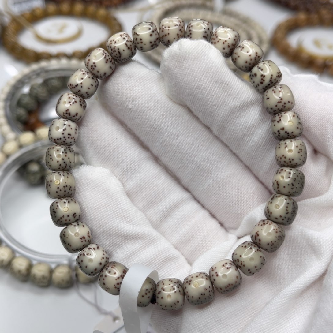 星月菩提吊坠8/7通体一线天灰色果冻