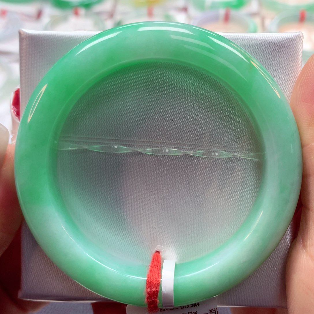 翡翠手镯未镶嵌55正13号88