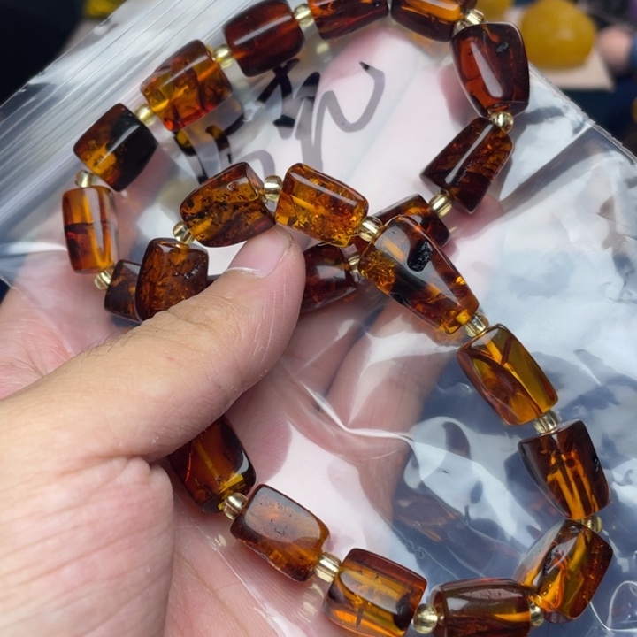 未镶嵌琥珀珠宝奇石