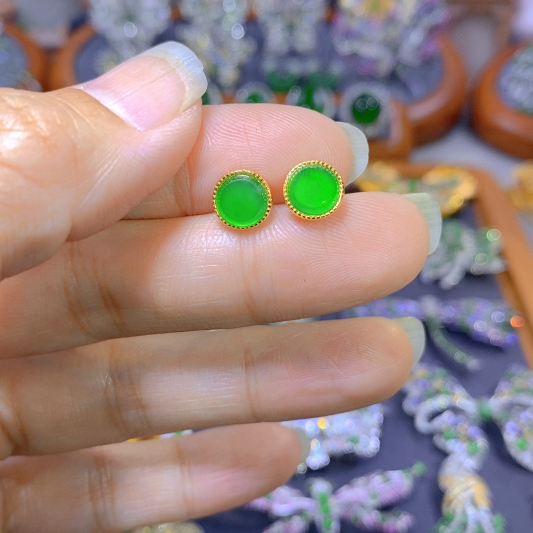 翡翠颈饰银S925镶嵌天然翡翠