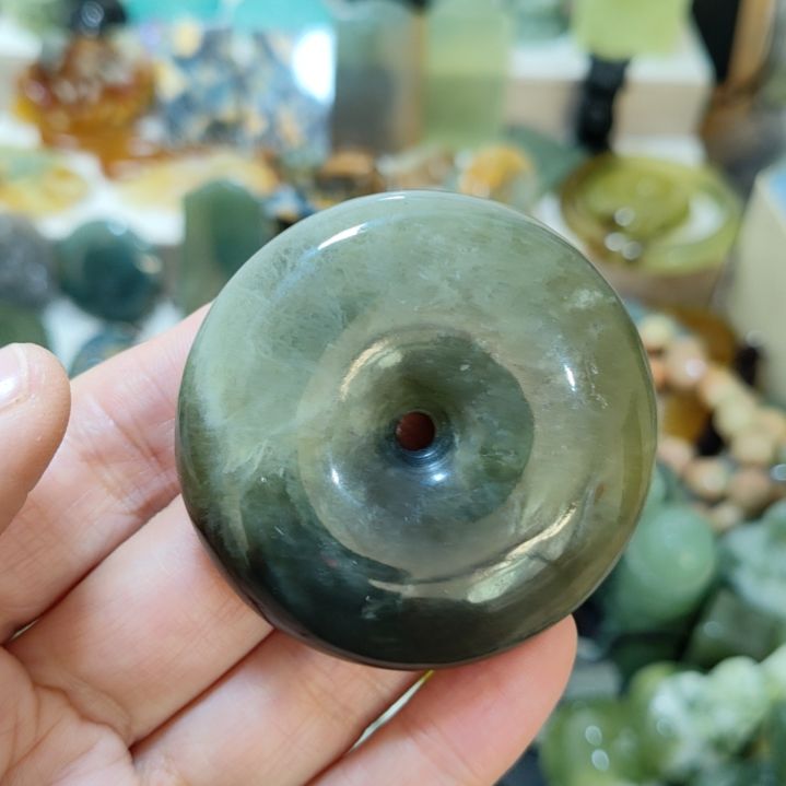 灵***通岫玉未镶嵌微瑕平安扣