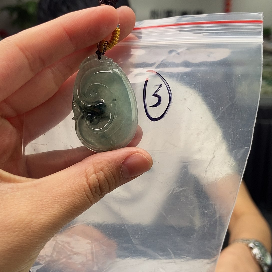 翡翠未镶嵌颈饰颜色多样性发拍一发一