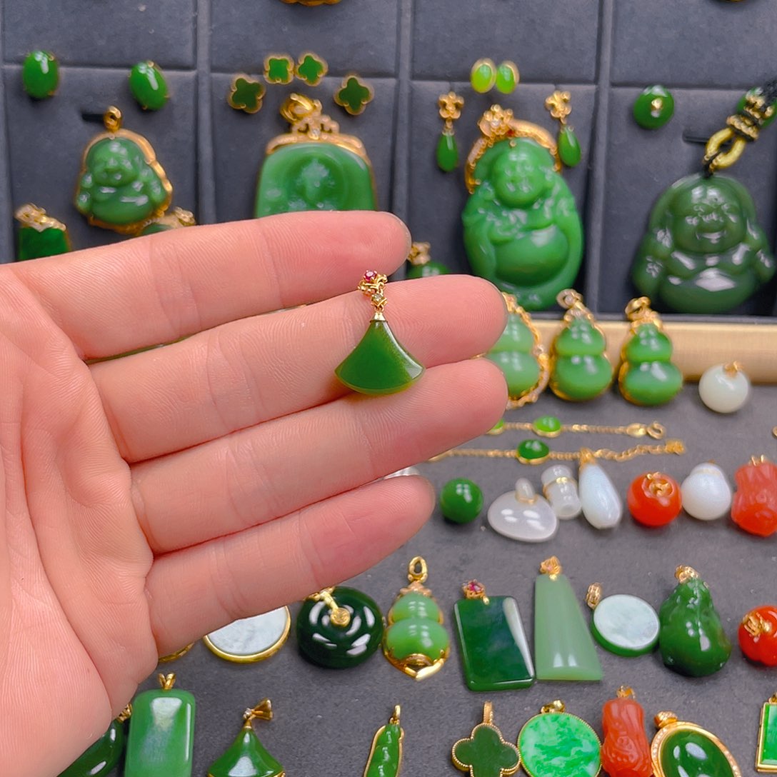 和田玉（碧玉）18K金镶嵌吊坠(不含链)