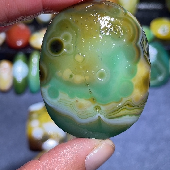 密***钥玛瑙/玉髓未镶嵌珠宝奇石