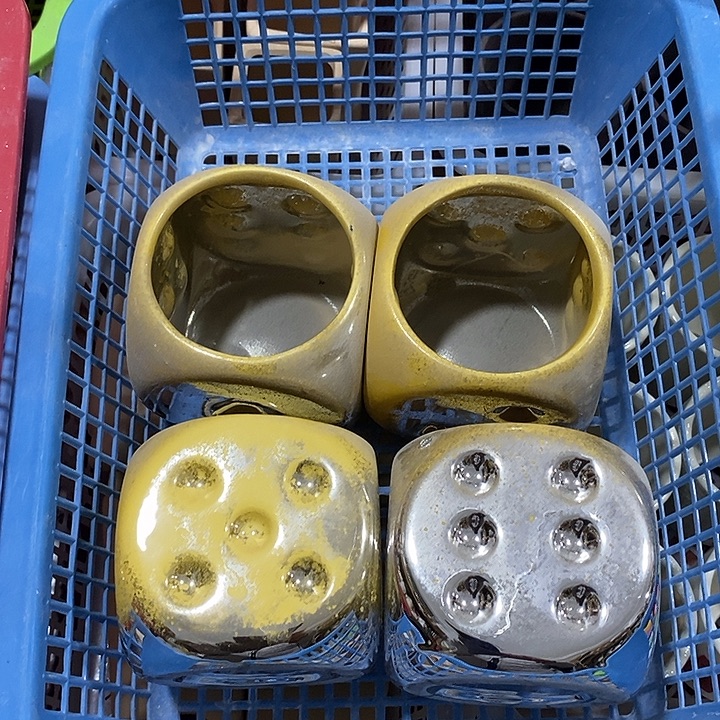 陶盆有孔 瑕疵针孔漏釉介意勿拍 口7高7