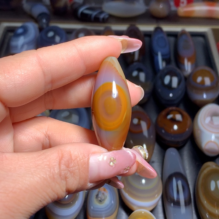 玛瑙/玉髓颈饰未镶嵌吊坠