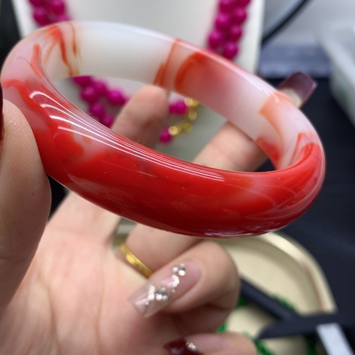 和田玉手镯未镶嵌吊坠