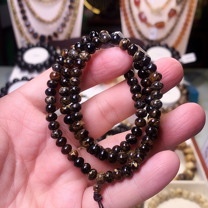 琥珀未镶嵌裸石6+黑花毕业