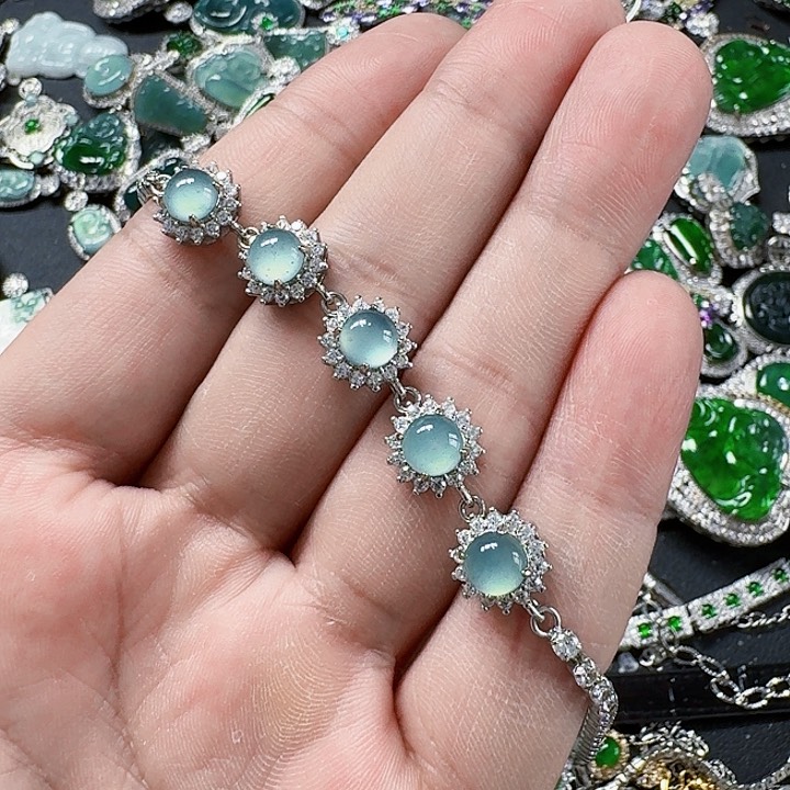 翡翠颈饰未镶嵌天然A货翡翠放漏