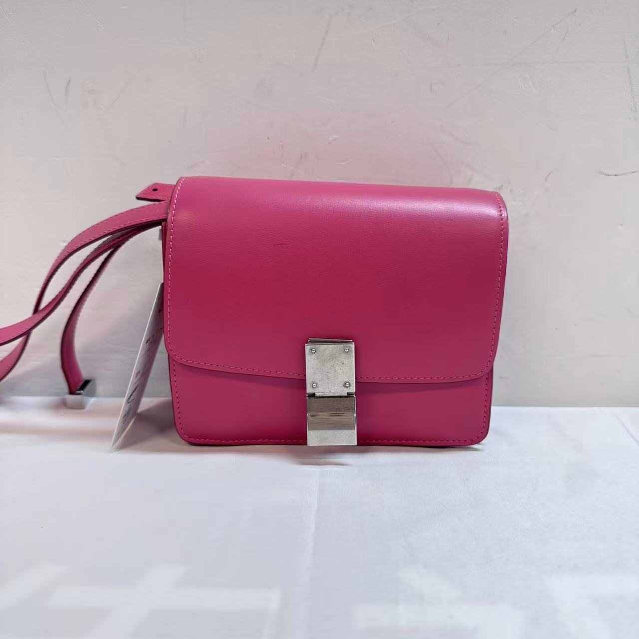 95新 Celine/思琳 03-27专柜价18900