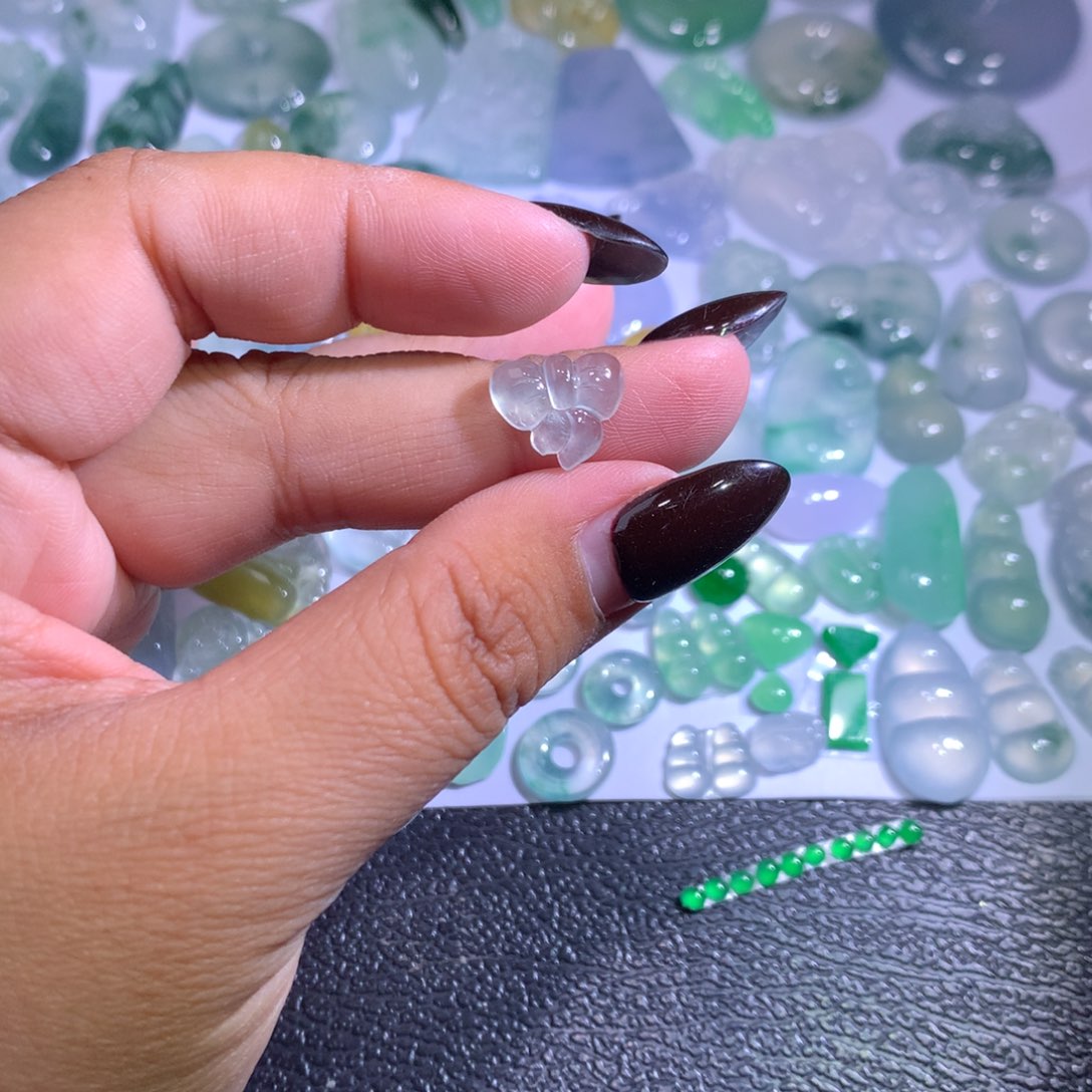 翡翠未镶嵌颈饰翡翠