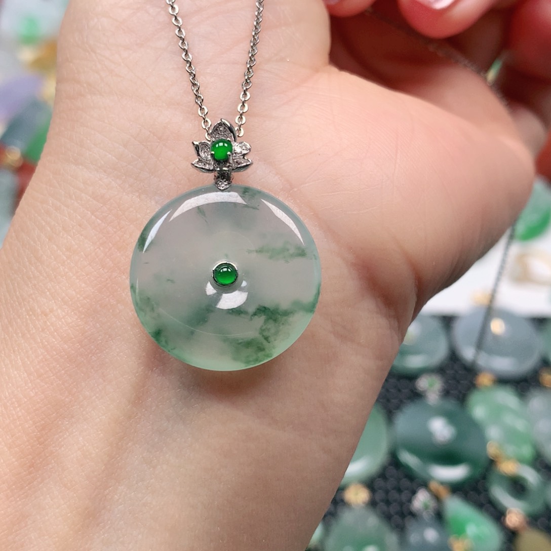 【闪购商品】翡翠吊坠(不含链)18K金镶嵌睡**_