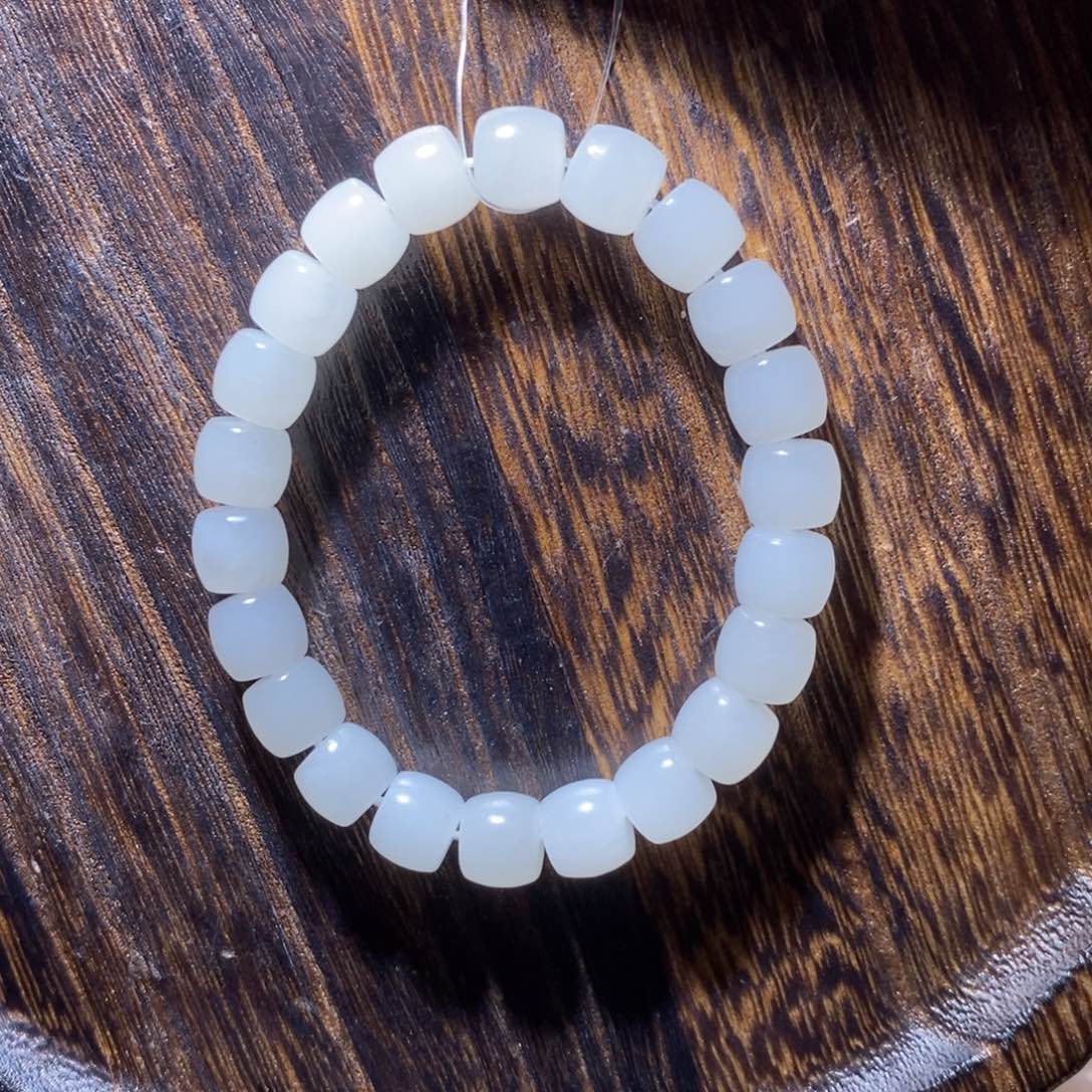 和田玉手串未镶嵌E**a卡10直切