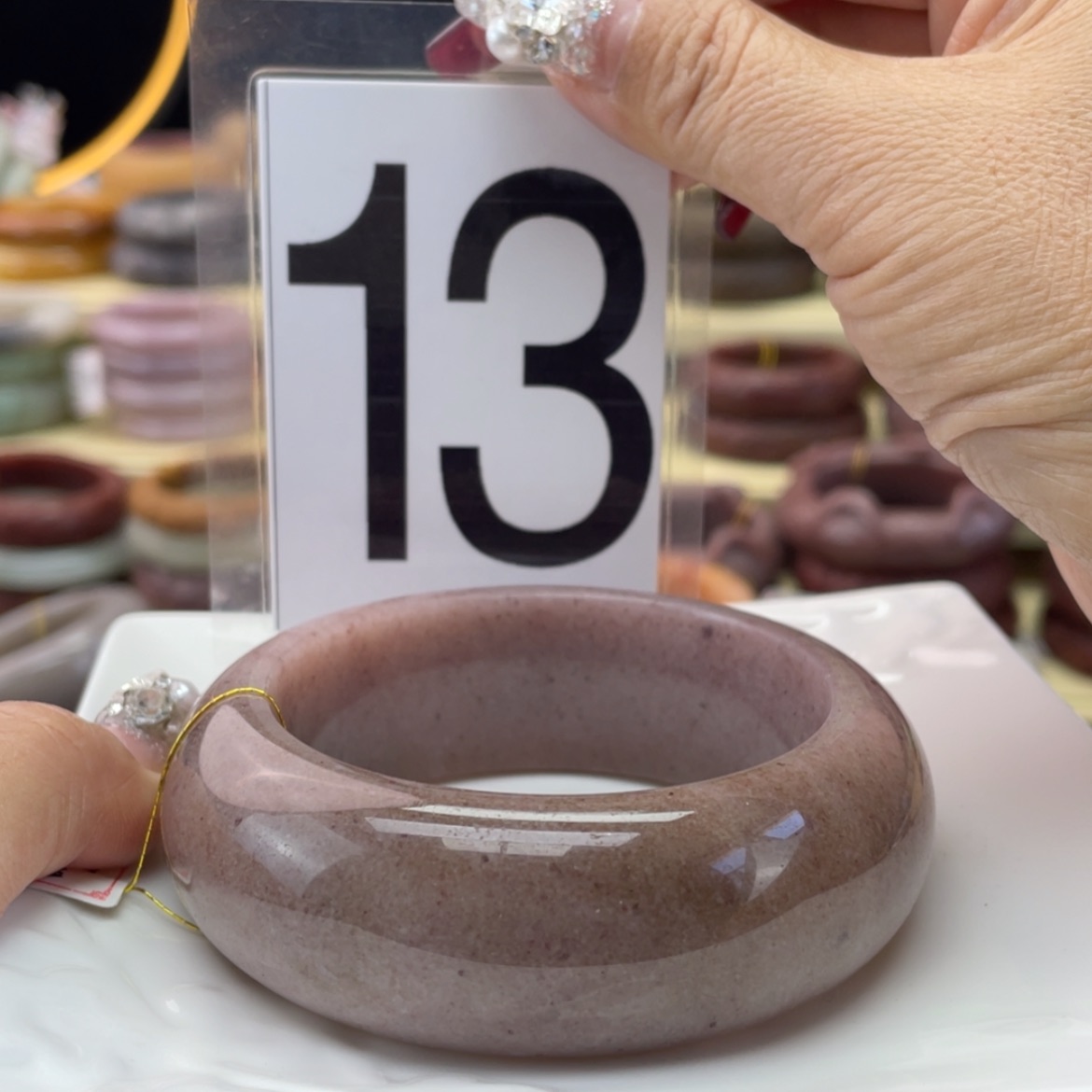 【闪购商品】石英质玉手镯未镶嵌