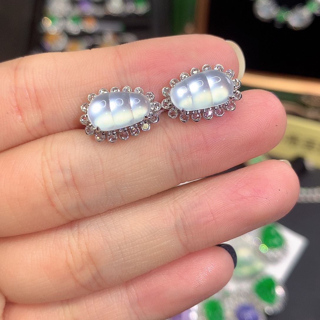 翡翠18K金镶嵌耳饰