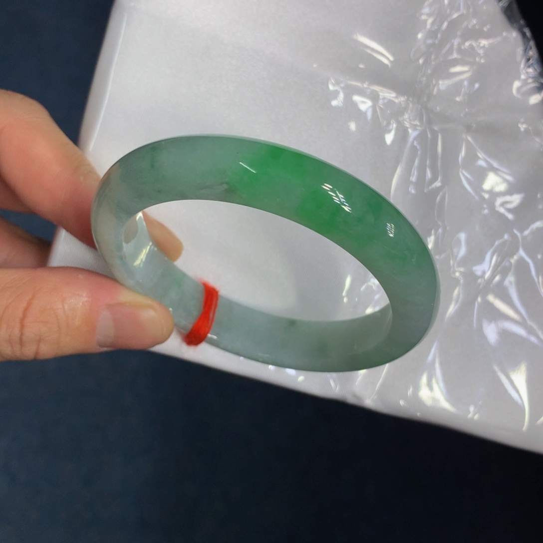 翡翠手镯未镶嵌旺*翡翠