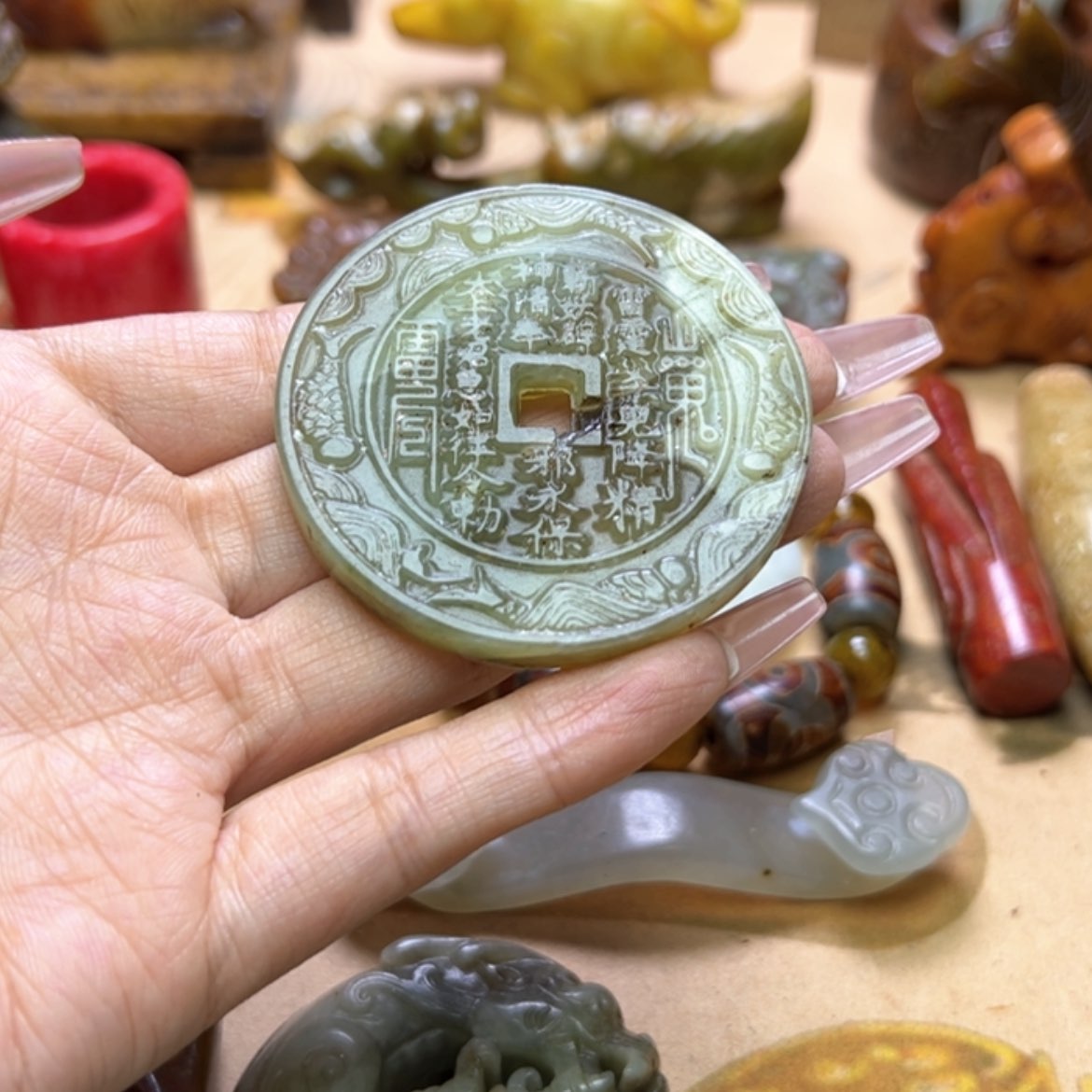 【闪购商品】蛇纹石玉颈饰未镶嵌