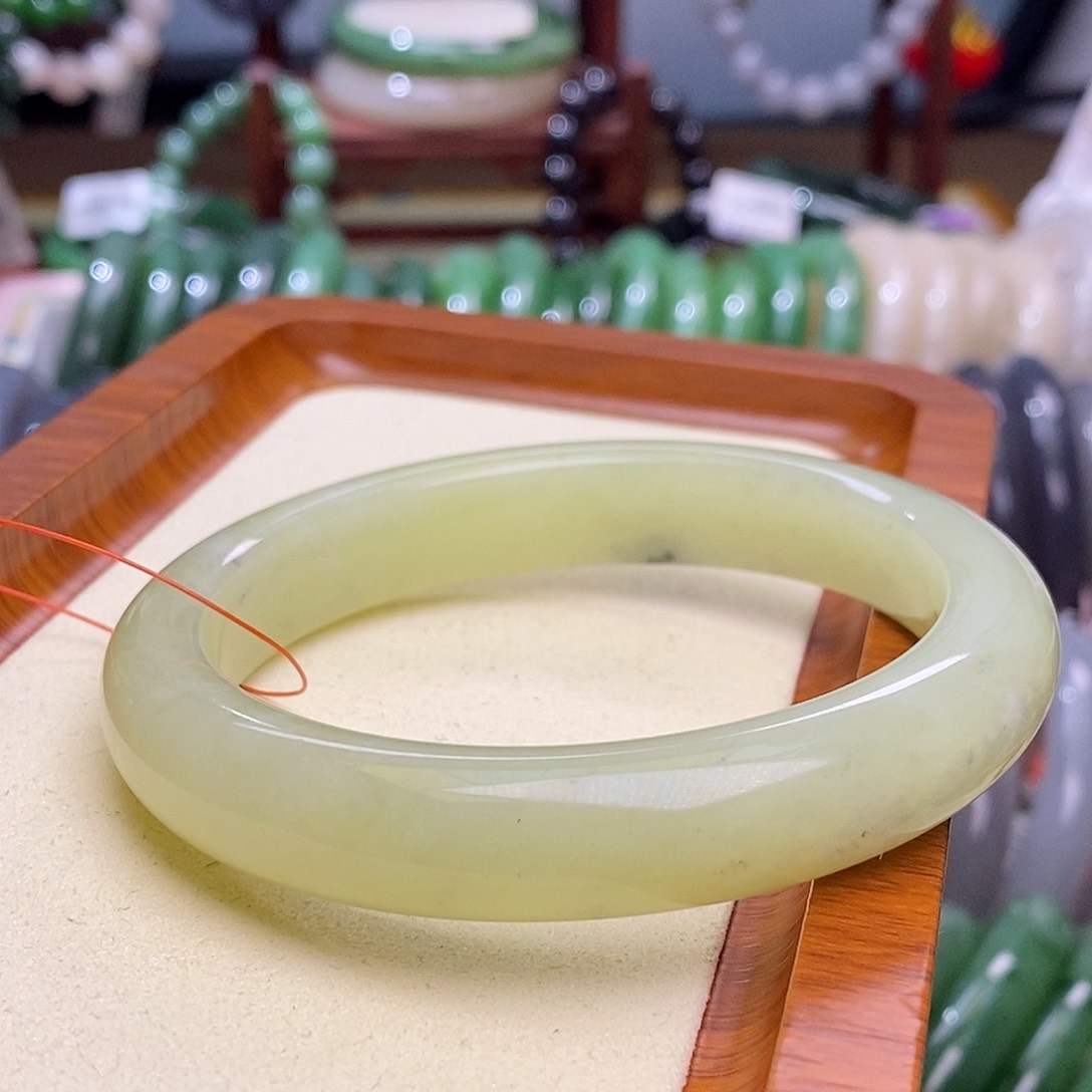 和田玉收藏级新疆若羌黄口老矿料手镯61未镶嵌